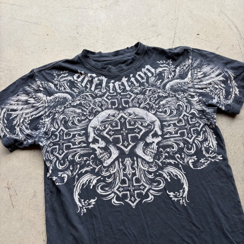 Affliction Live Fast Mens Graphic T-Shirt Medium Black Skulls Cross Y2K MMA Tee